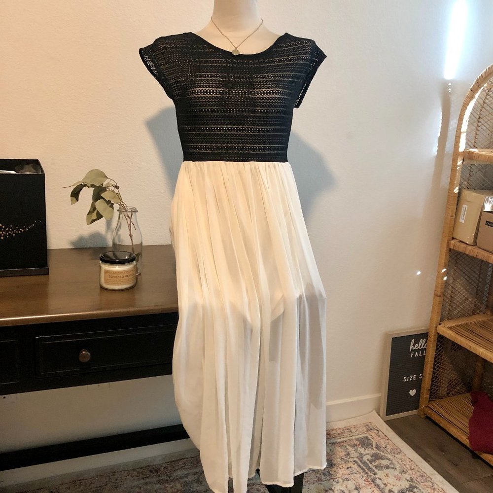 Easy to Wear Black and White Midi/Maxi Dress